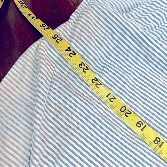 Vintage Button front Striped top with shoulder pads and embroidery detail flower - Picture 10 of 11